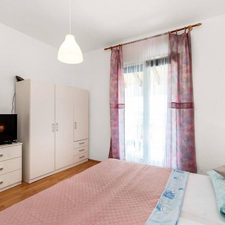 Apartment Lara Tribunj  Bagian luar foto