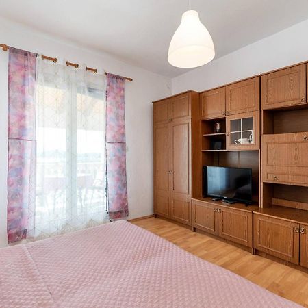 Apartment Lara Tribunj  Bagian luar foto