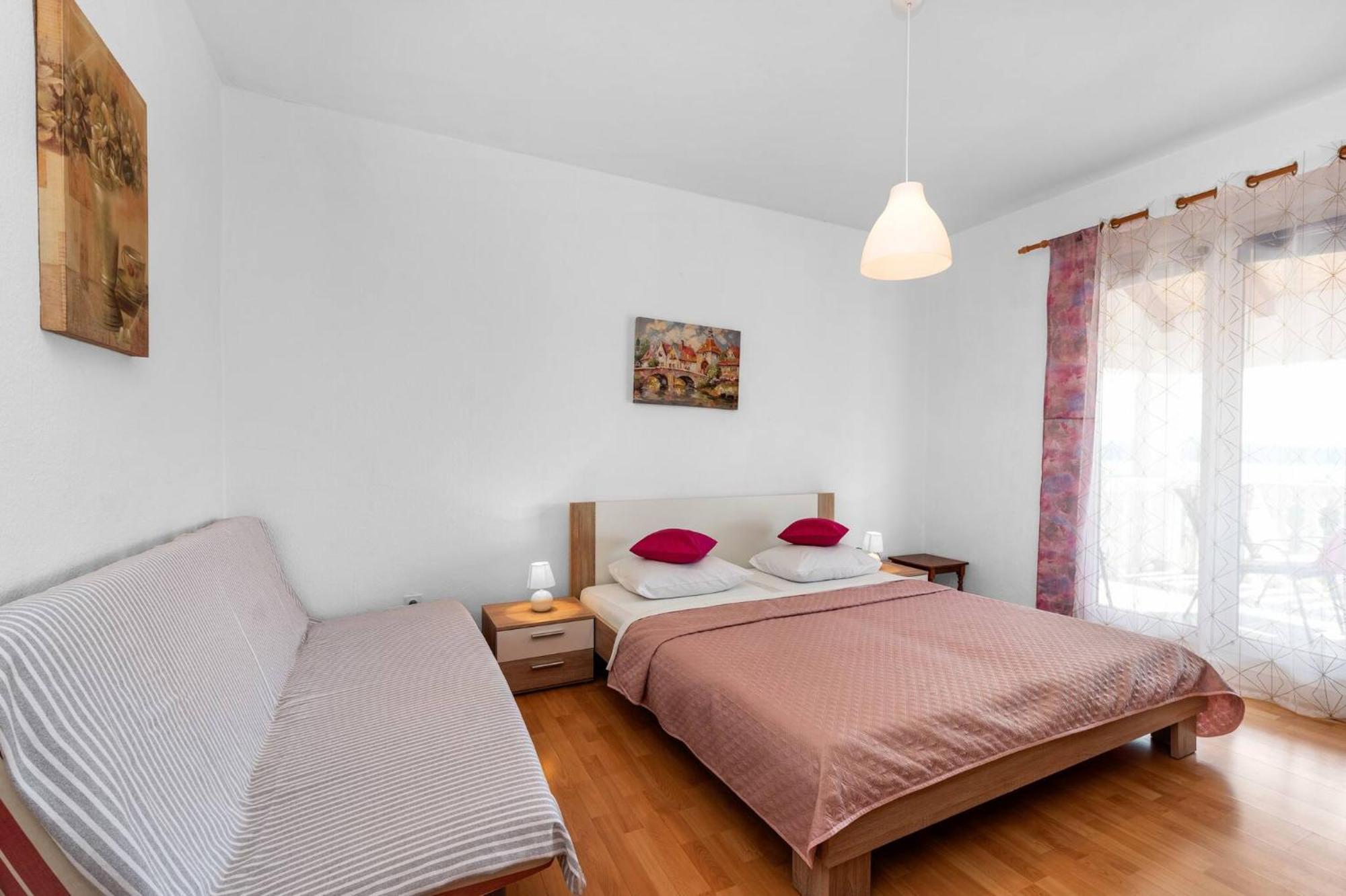 Apartment Lara Tribunj  Bagian luar foto